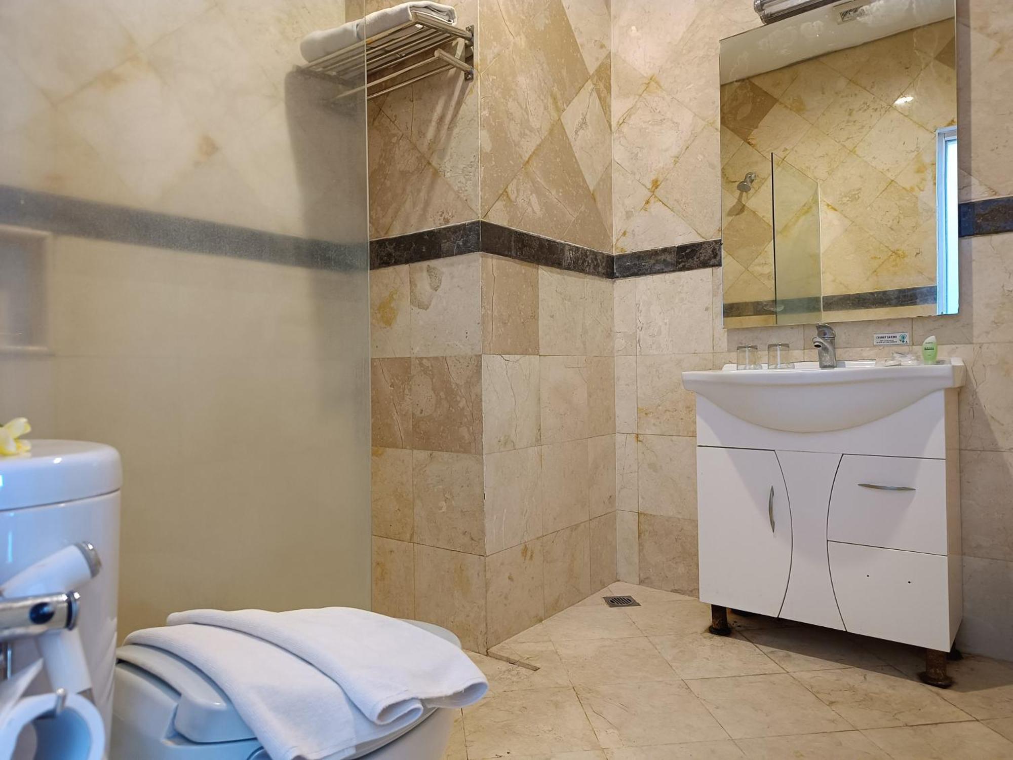 Royal Hotel And Villas Trawas Pokoj fotografie